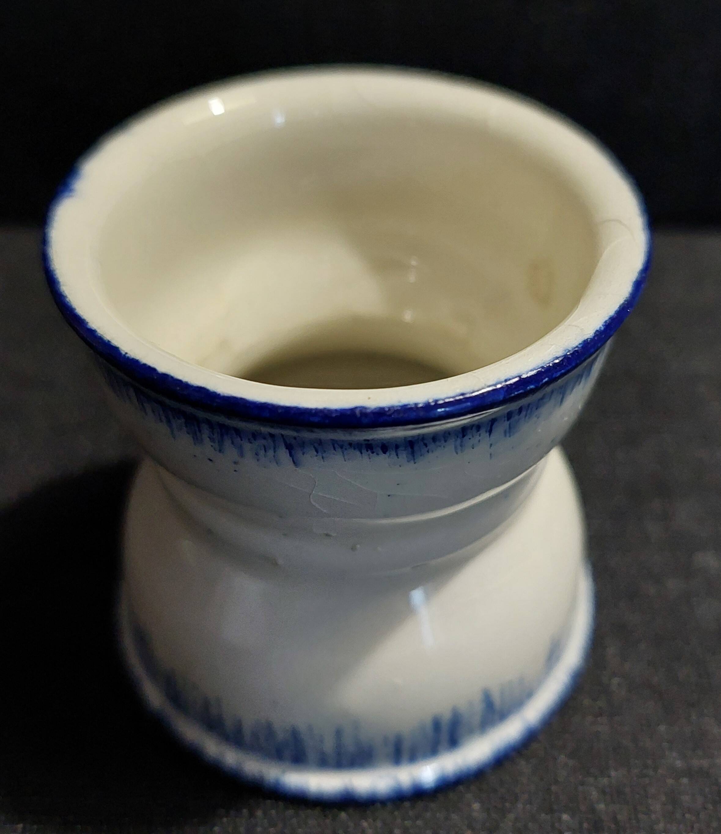 Coquetier diabolo faïence début XXème