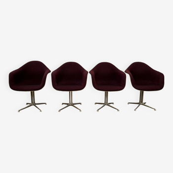 Set of 4 Charles and Ray Eams Hermann Miller armchairs 1960 fonda foot