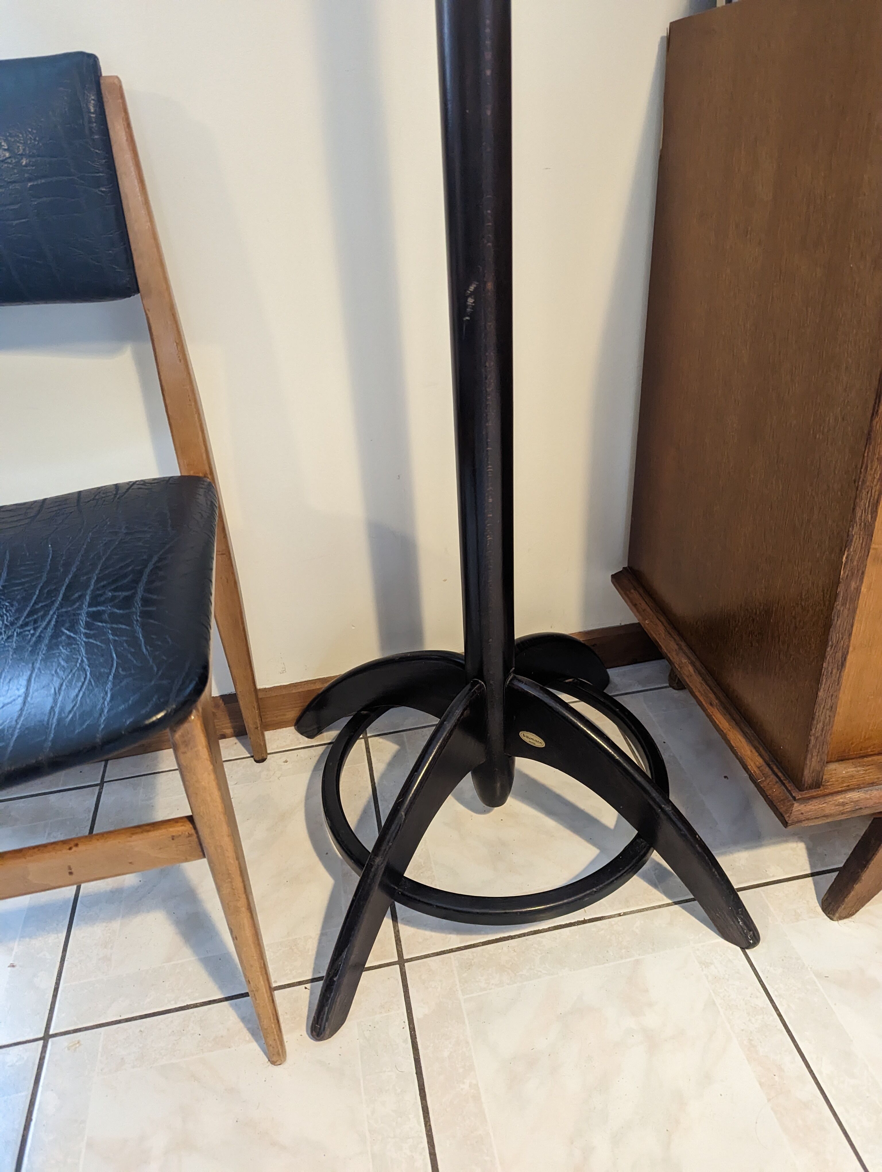 Baumann coat rack