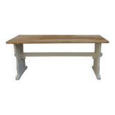 Banc réenchanté en beige, assise bois.