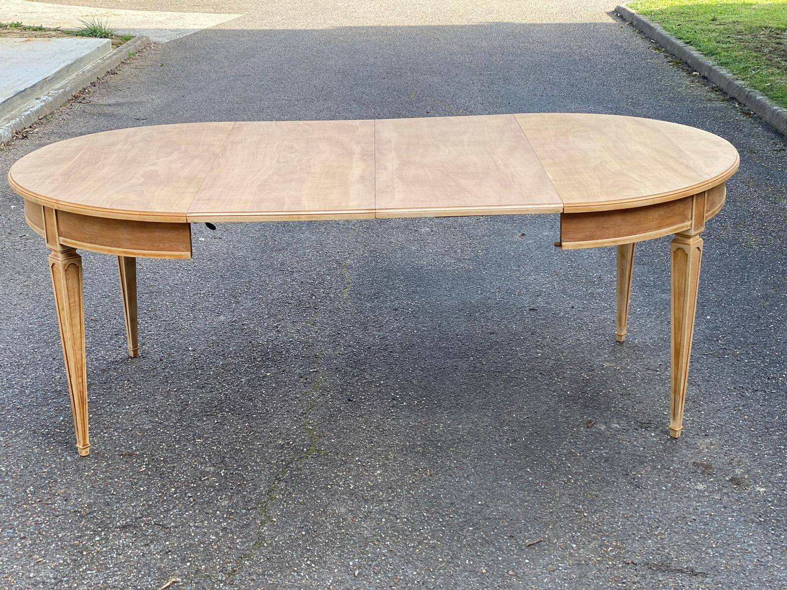 Extendable oval round table renovated in raw Louis XVI oak 200cm