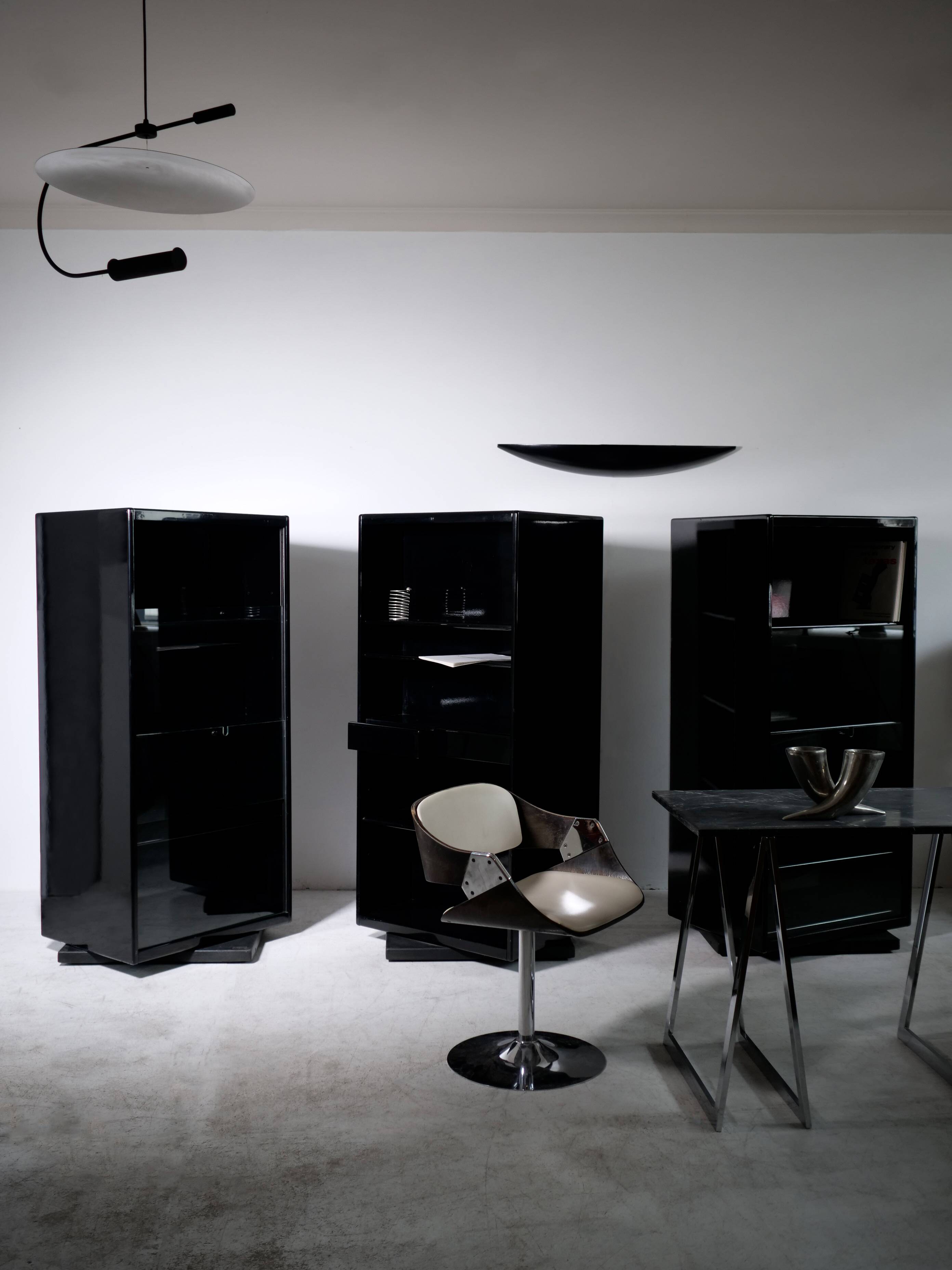 Rotating bookshelf Arflex Italy 1970