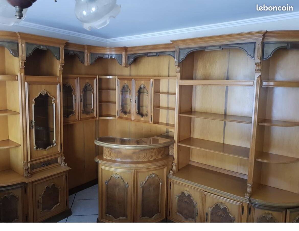Exceptionnel Meuble Bar d'Angle Artisanal en Bois Noble – Pièce Unique