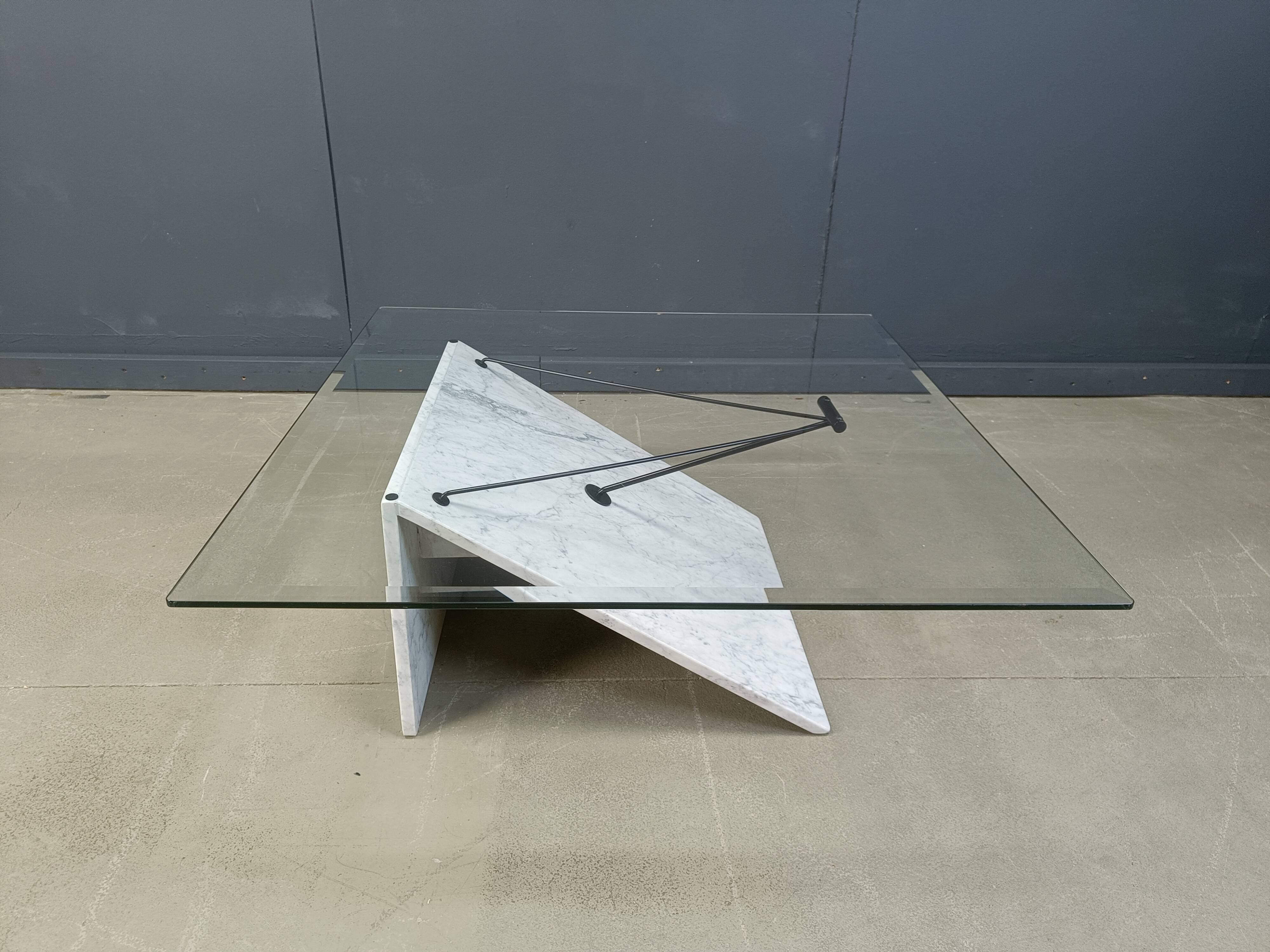 Table basse postmoderne en marbre italien, années 1980