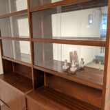 Large shallow showcase depth