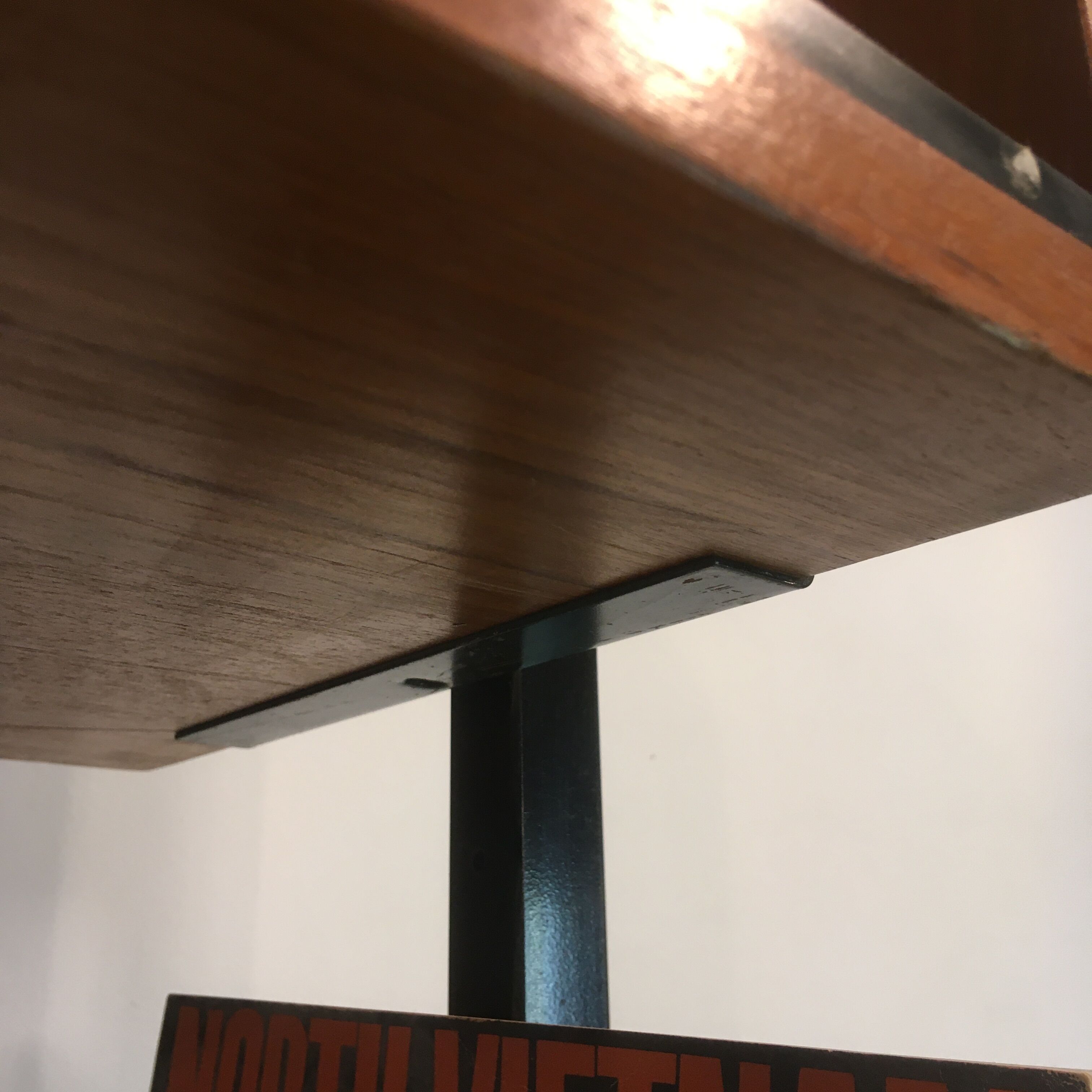 Floor/ceiling library 60s