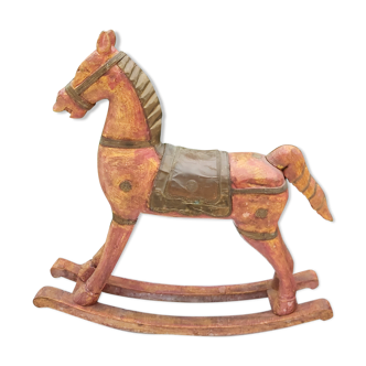 Cheval à bascule jouet