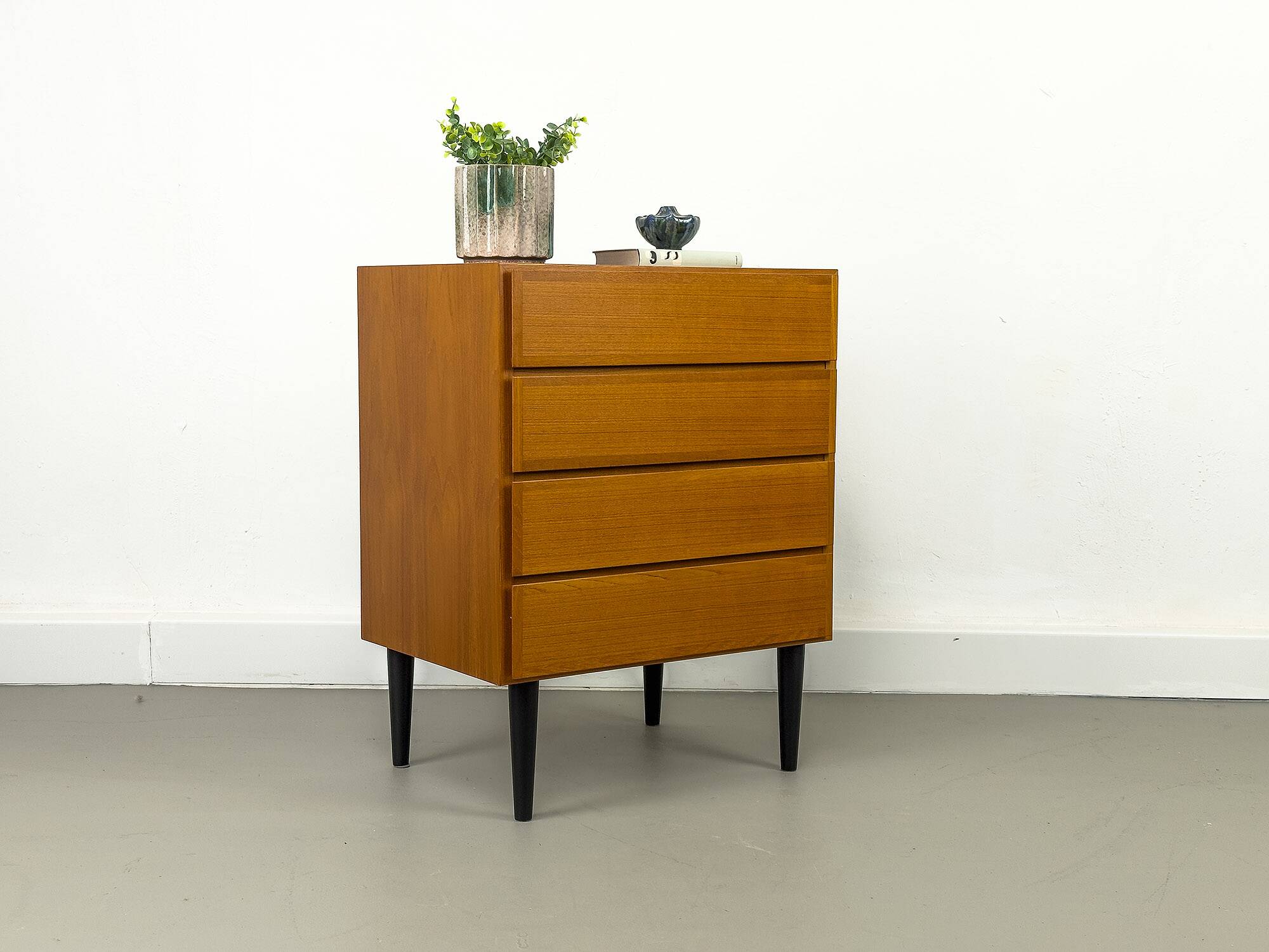 Commode à Tiroirs en Teck d'Omann Jun, 1960s