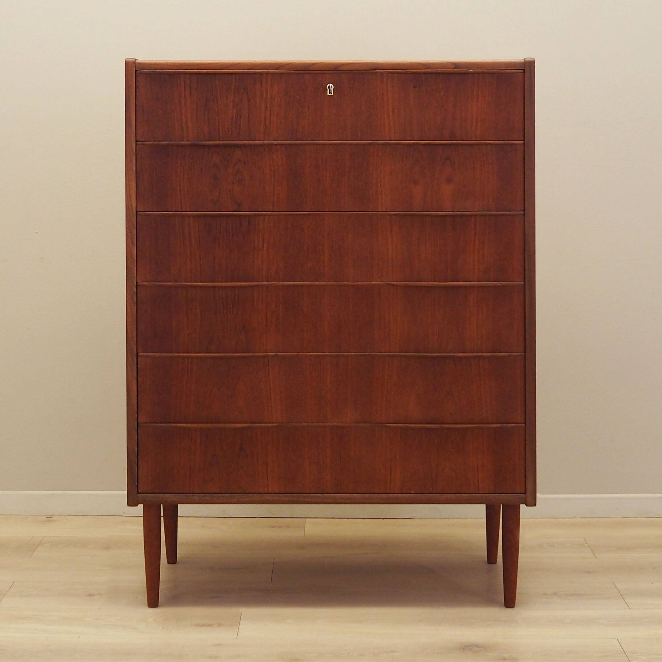 Commode en teck, design danois, années 1970, production : Danemark