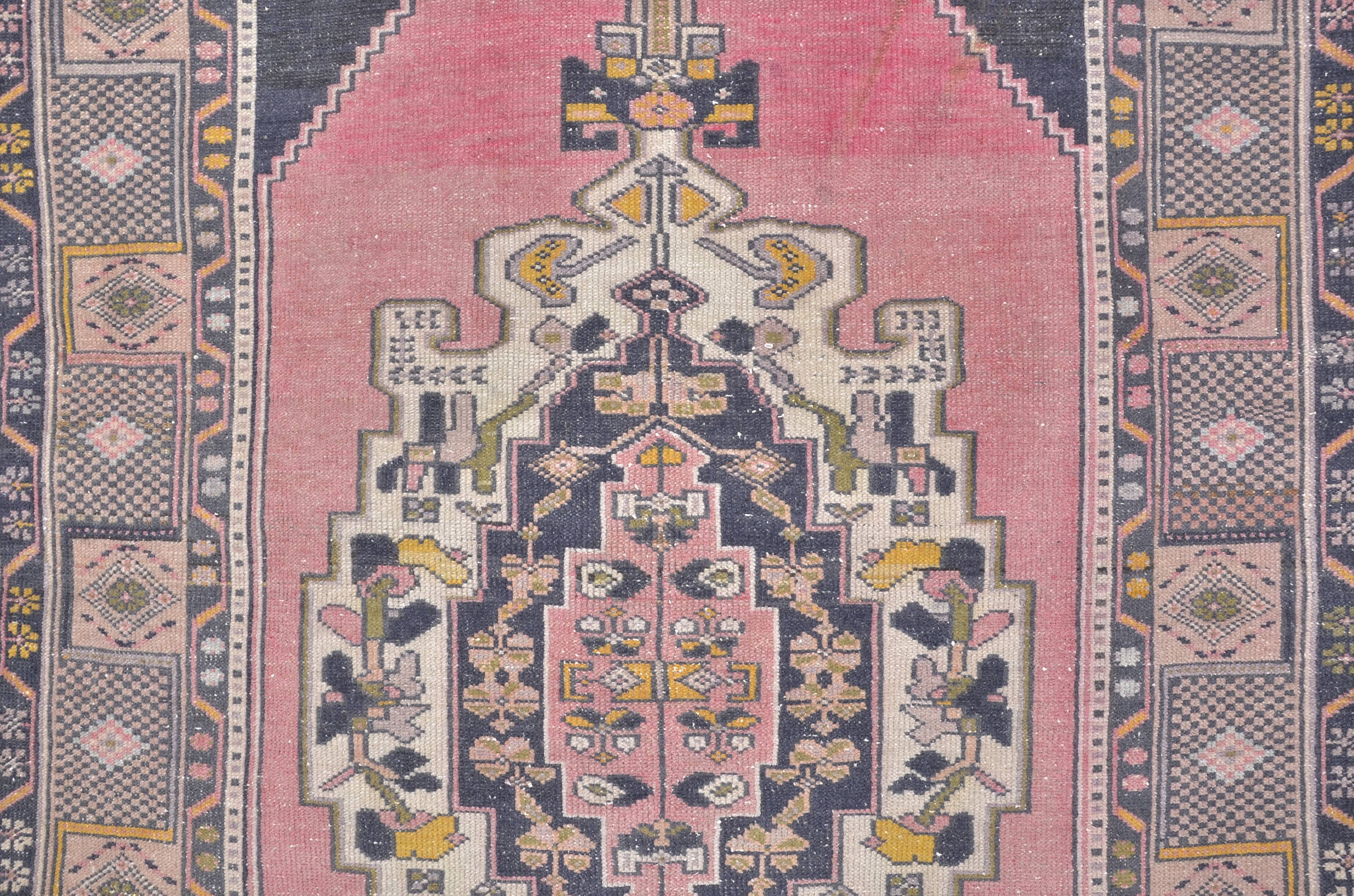One a Kinf Of Unique Vintage Rug c837