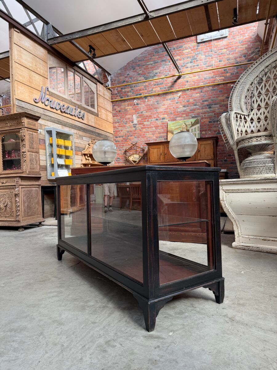 Showcase counter from the early 20th century.