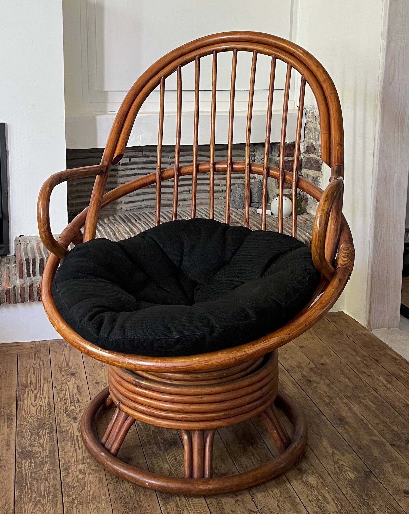 Pair of rotating rattan armchairs