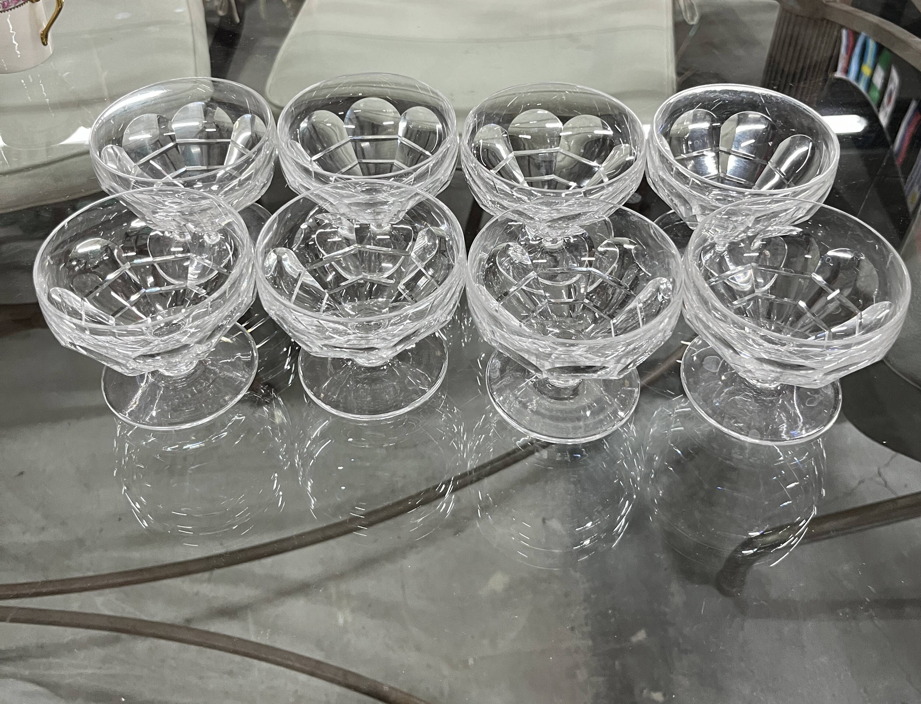 Set of 08 Saint-Louis champagne glasses