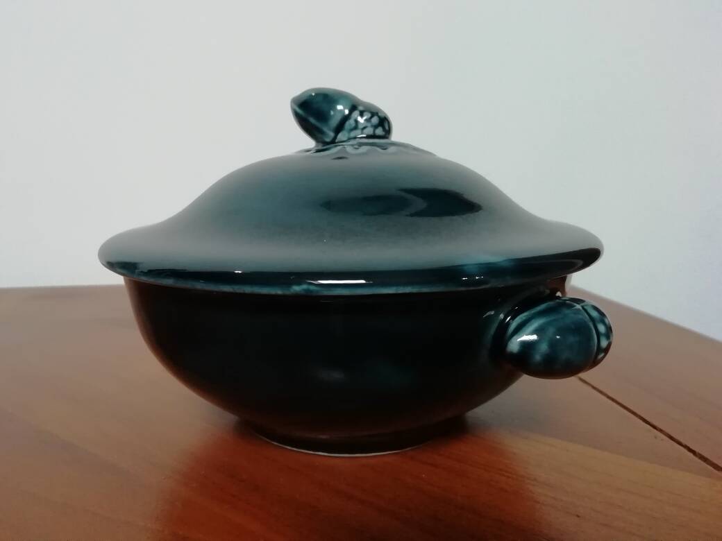 Portuguese ceramic candy box