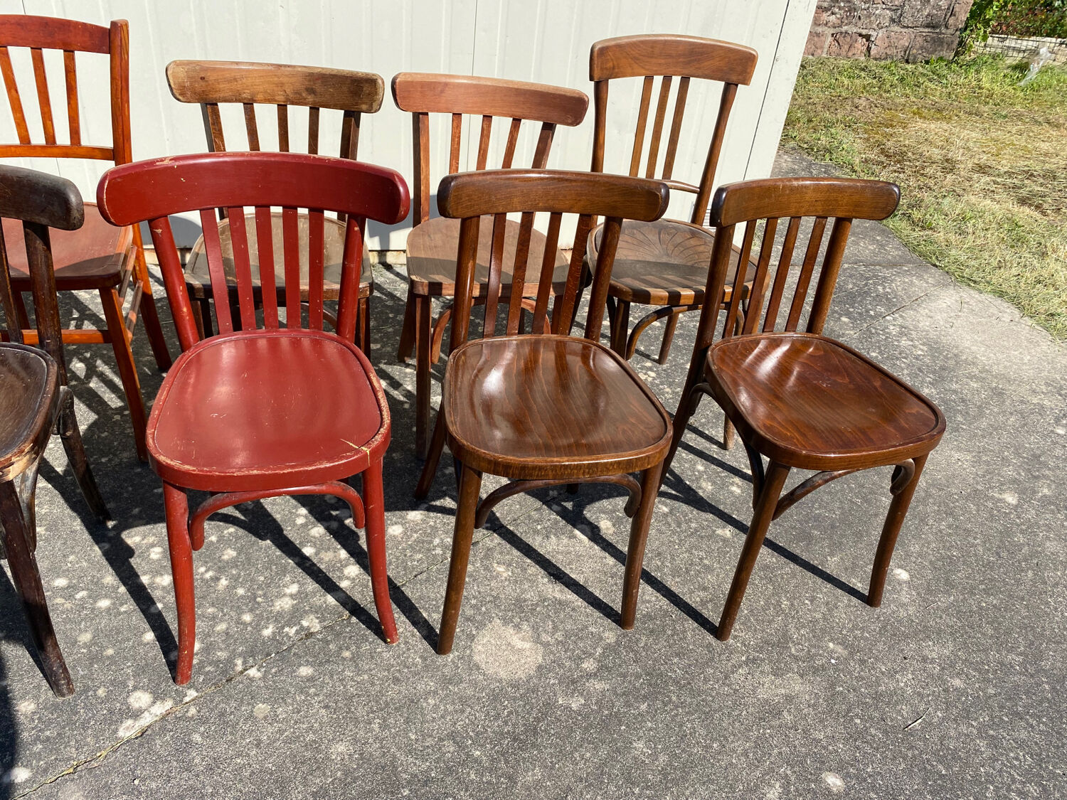 Draper table and its 10 chairs