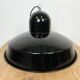Lampe à suspension industrielle en émail noir, 1960s