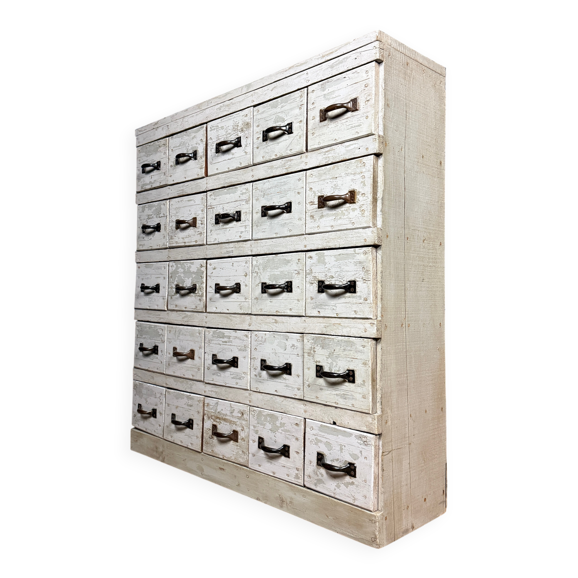 Old light grey workshop drawer cabinet with 25 drawers