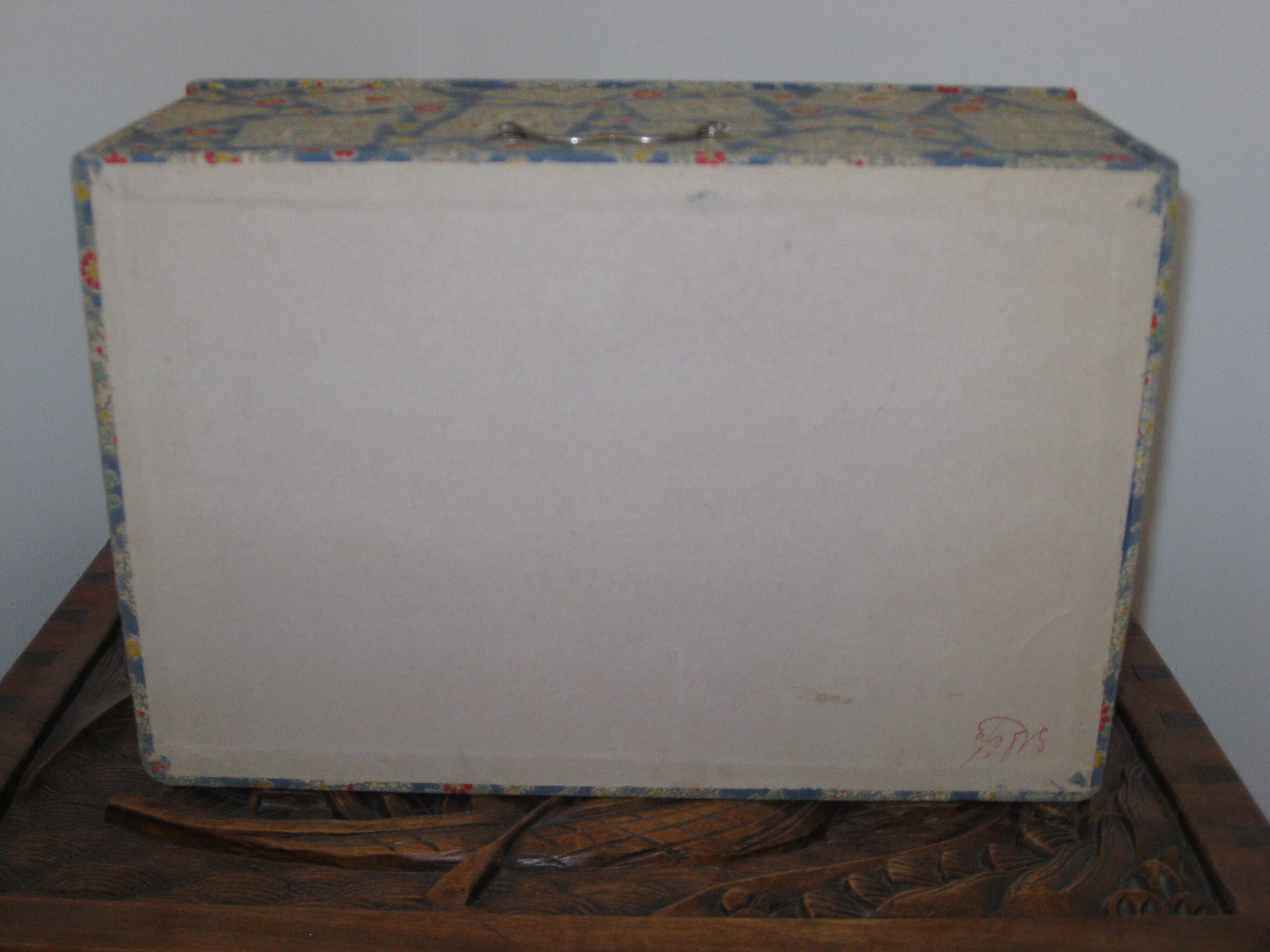 Sewing box jewelry storage fabric to motis