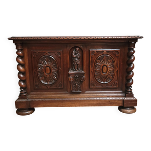 coffre ancien style Renaissance