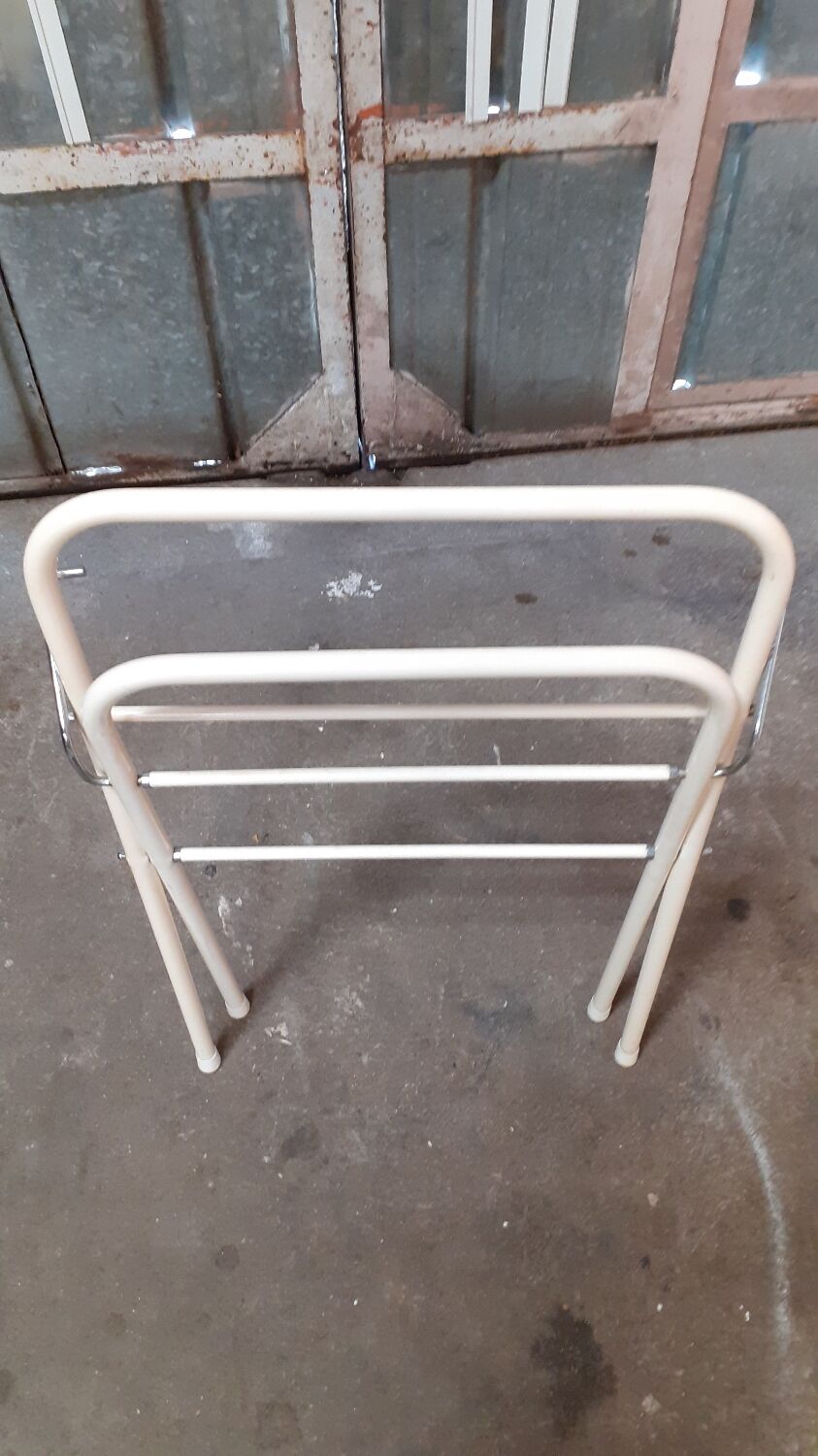 Vintage retro towel rack
