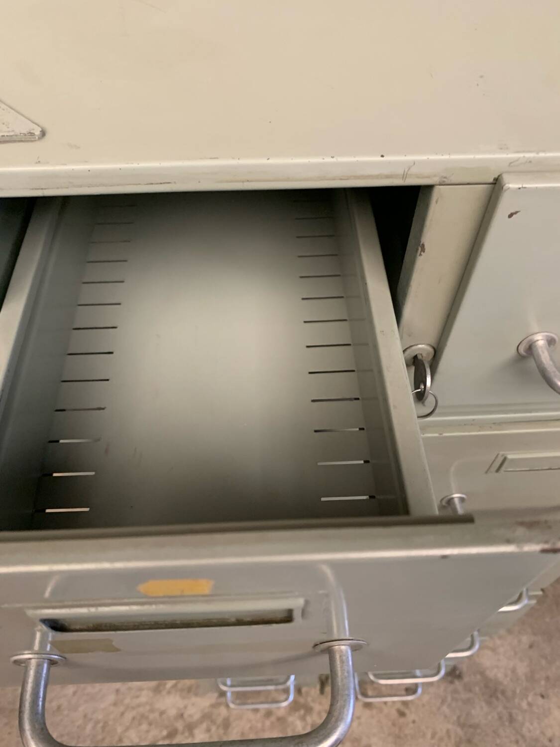 Structure of 6 vintage industrial lockers