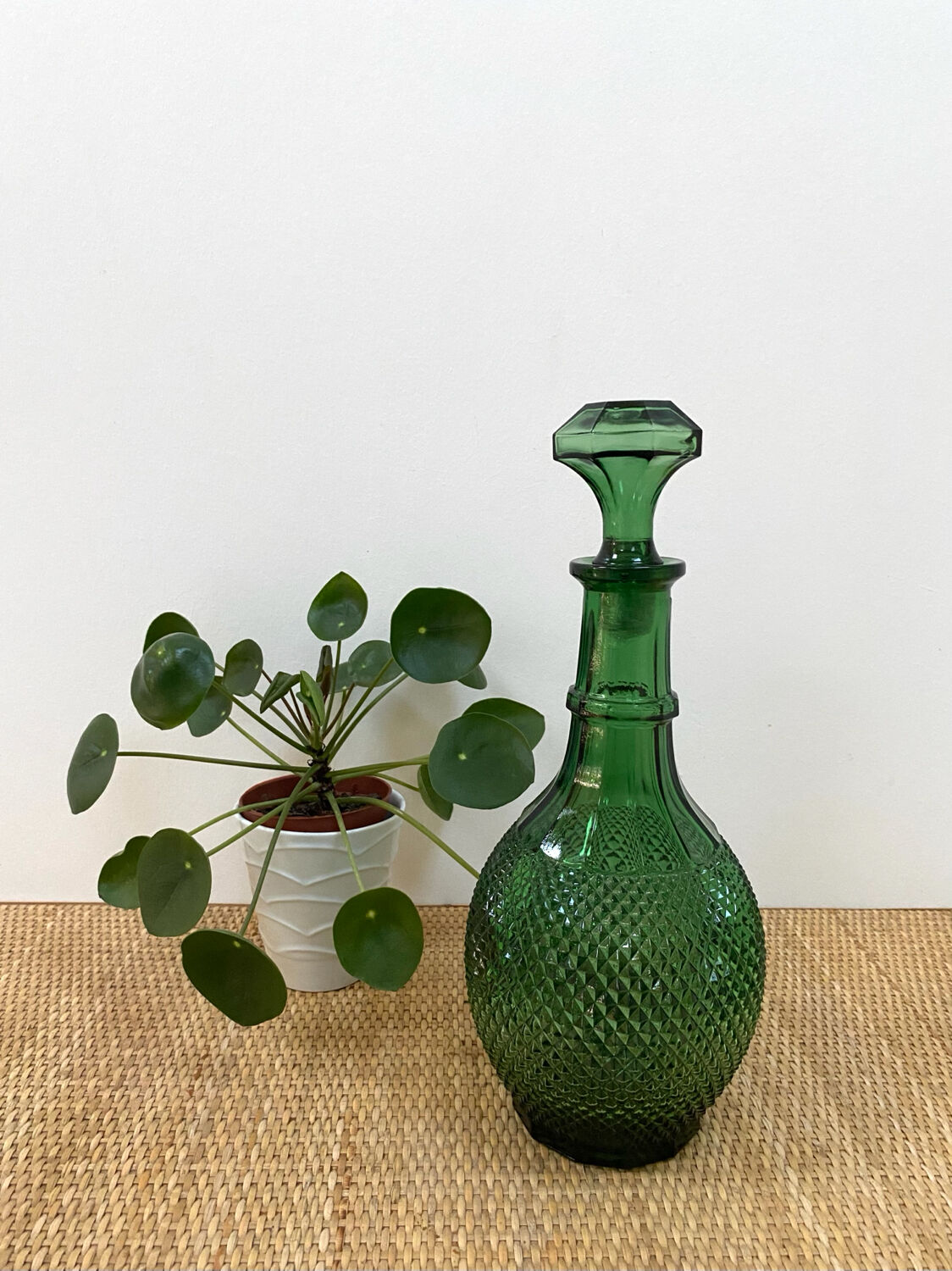 Italian carafe Empoli from the 1960s - Glass with diamond points.