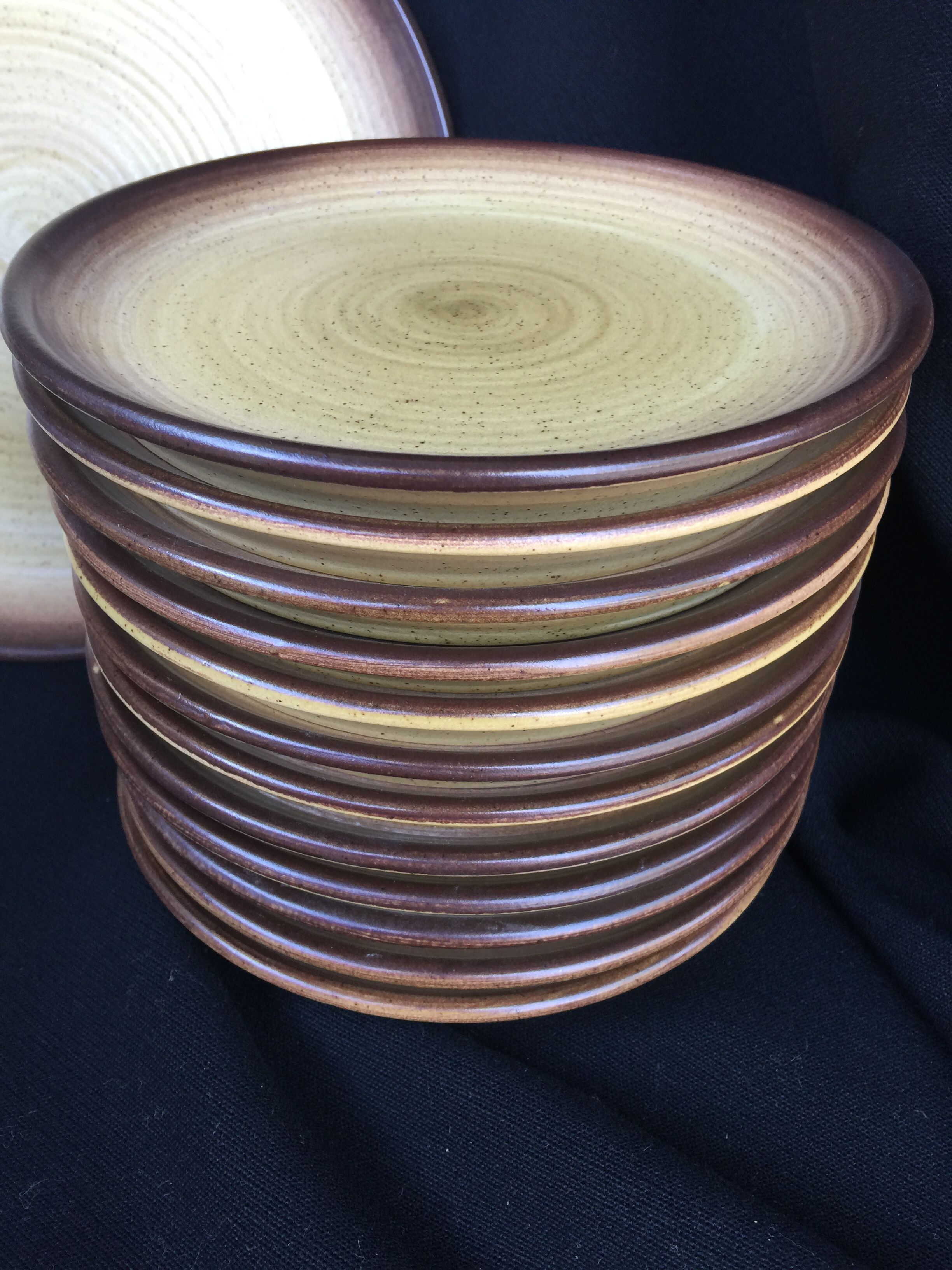 Stoneware dessert plates