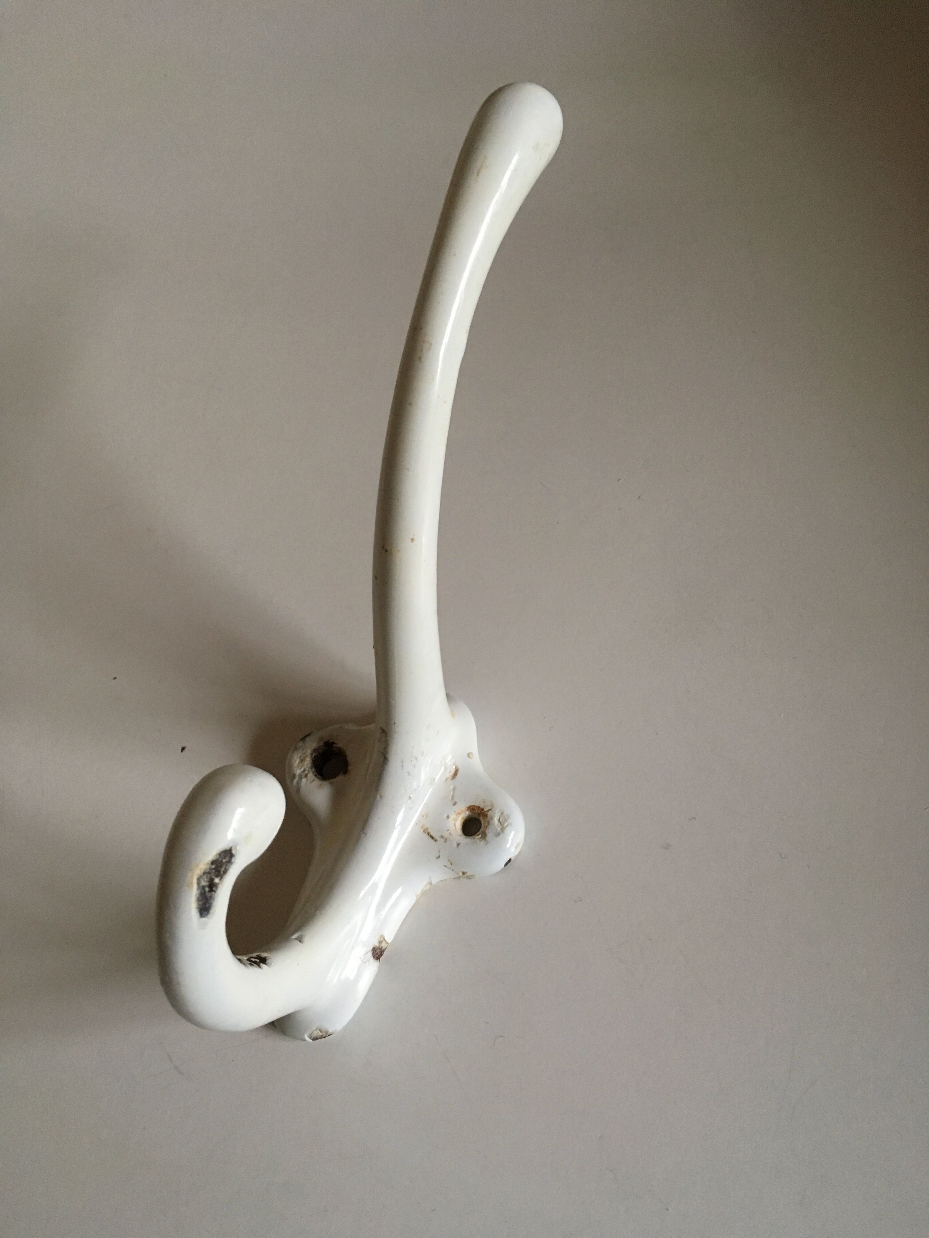 Peg white enamelled cast