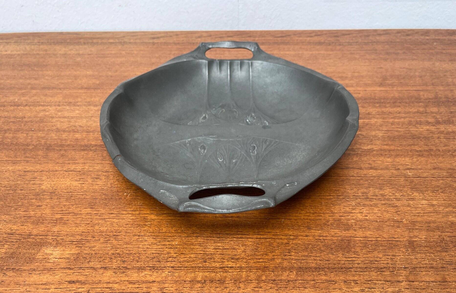 Art Deco Bowl in Tin 4913 by Kayser Zinn