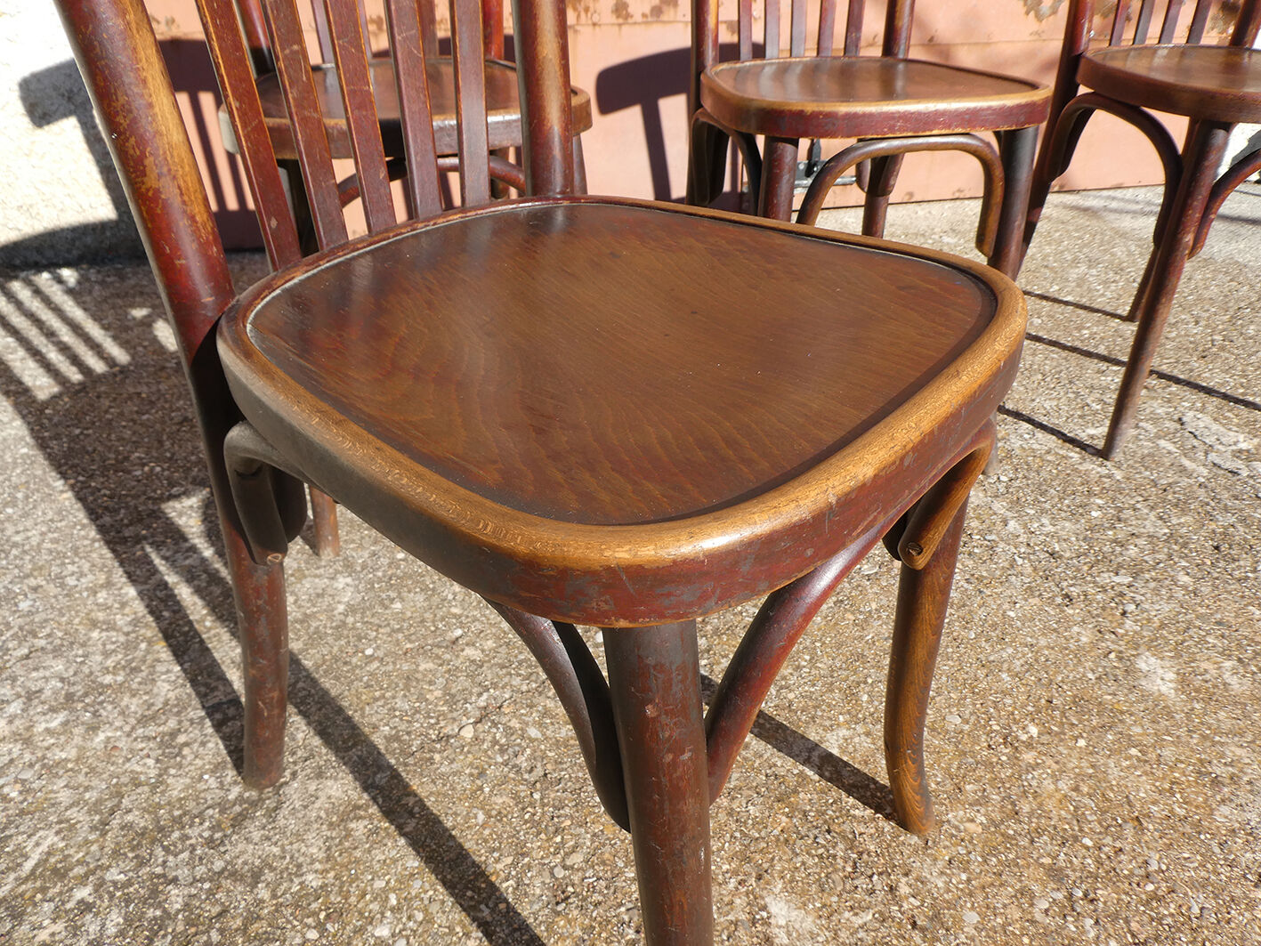 Set of 4 bistro chairs in curved wood Thonet