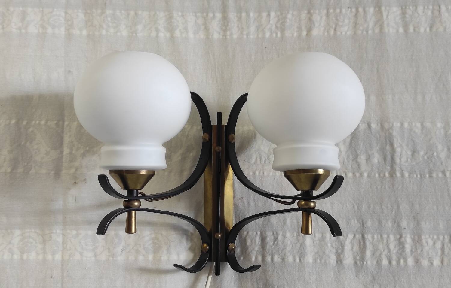 Opaline double globe wall lamp, wrought iron and brass - 50s/60s
