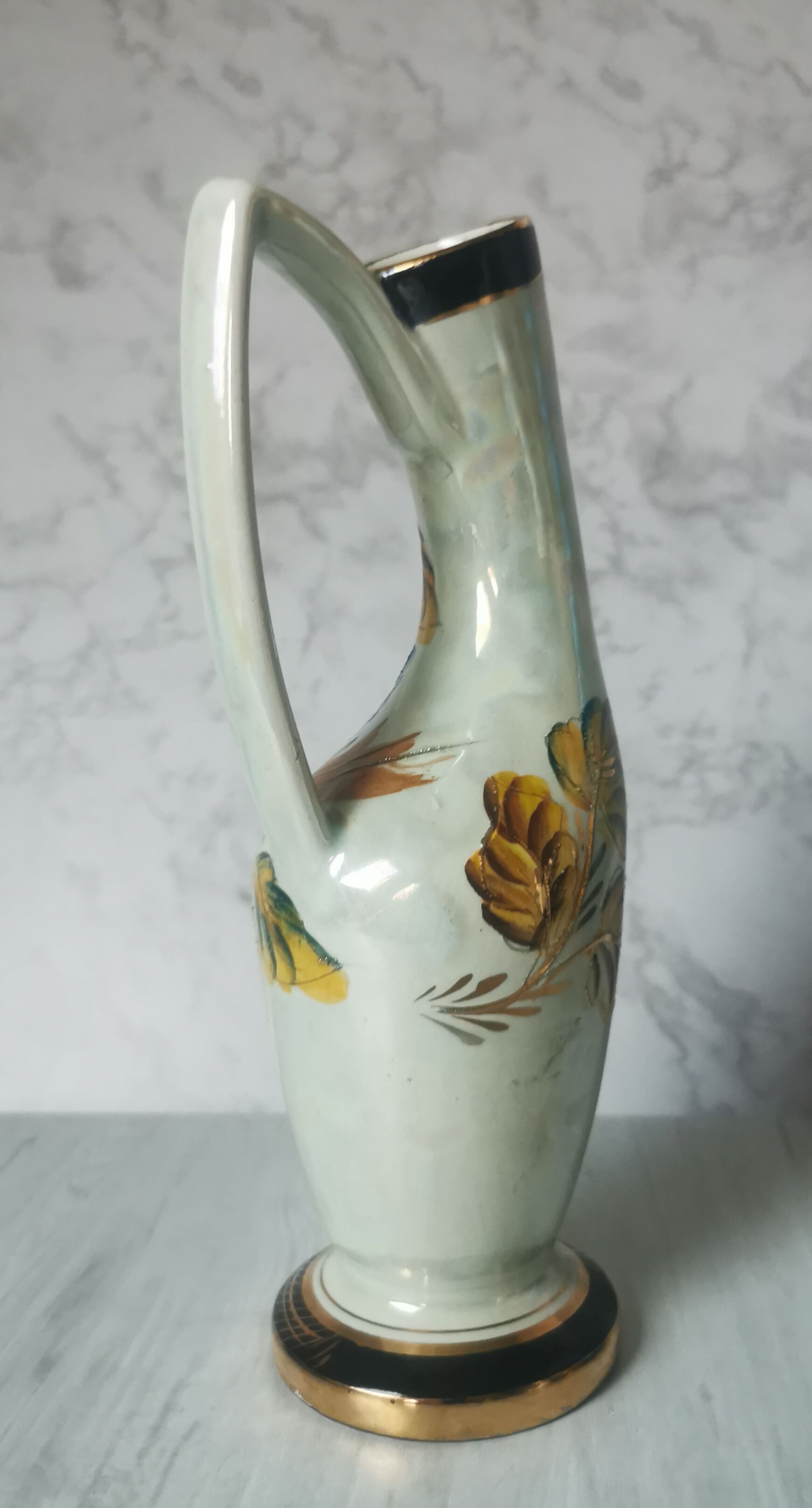 Ceramic hummingbird vase by Bequet