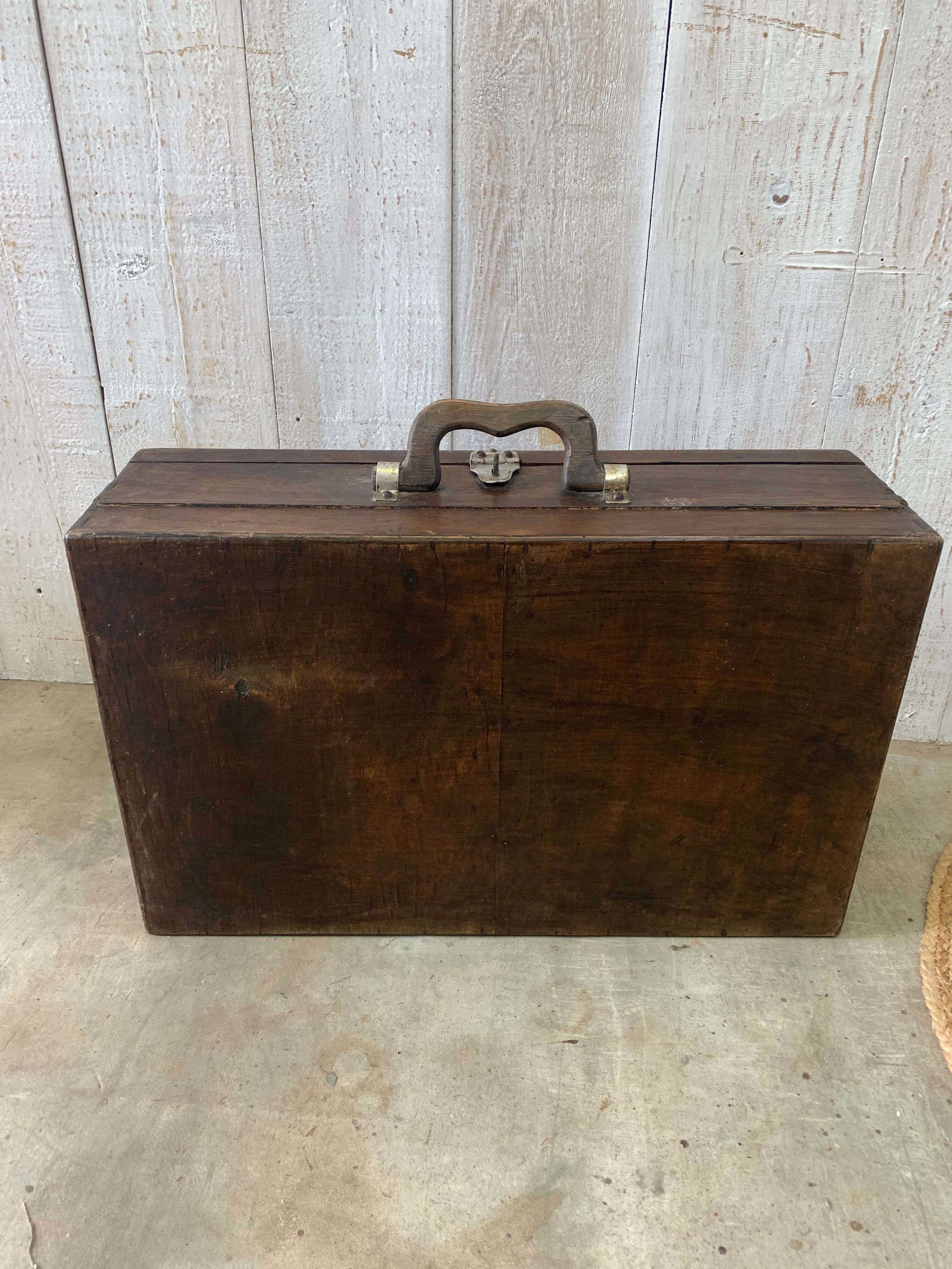 Valise en bois ancienne