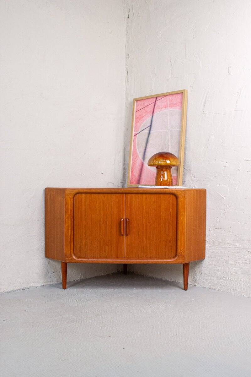 Commode d'Angle Mid-Century en Teck de Dyrlund, Danemark, 1960s