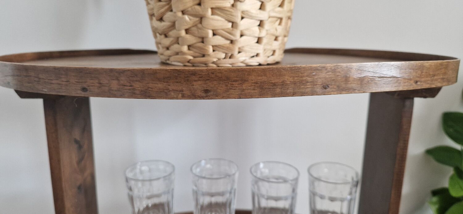 Antique walnut pedestal table furniture