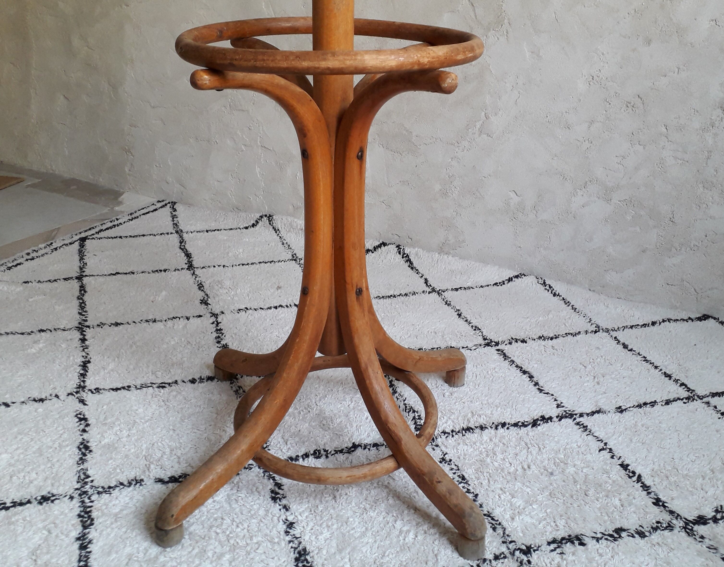 Fischel parrot coat hanger early 20th