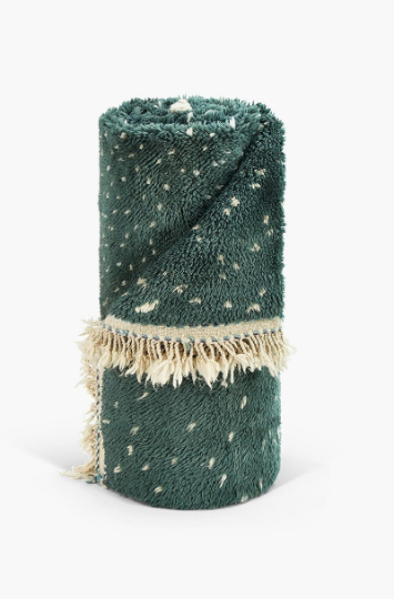 Green mrirt berber carpet with white polka dots 300 x 160
