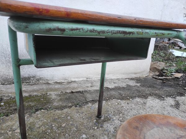 Ancien bureau d'enfant monobloc