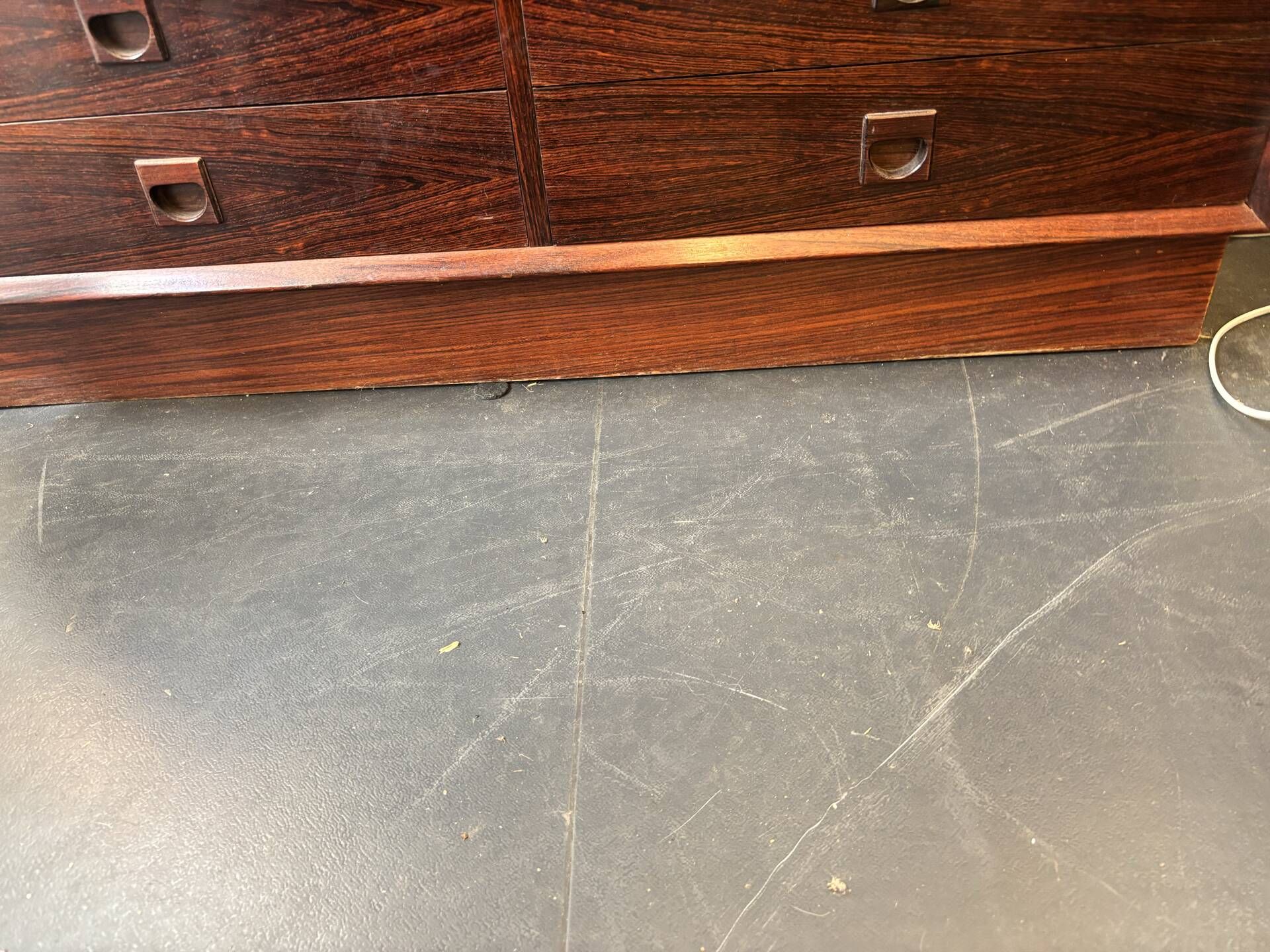 Danish library in rosewood – Scandinavian spirit