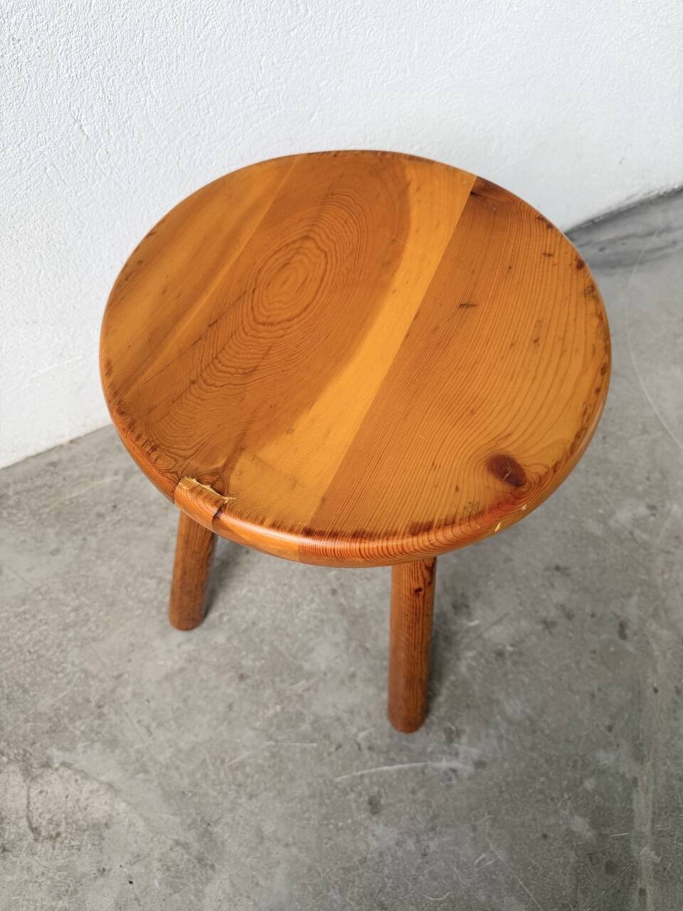 Pine stool assigned to Charlotte Perriand for Les Arcs.