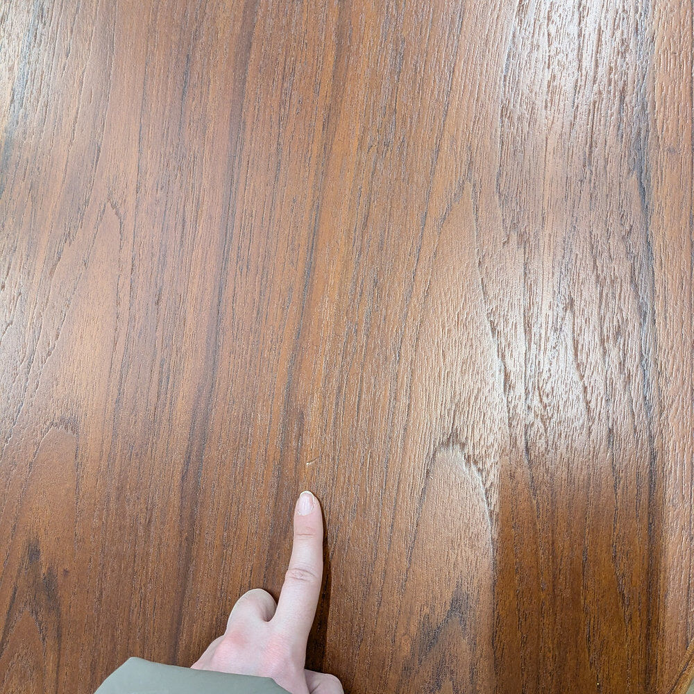 Round Scandinavian table with extensions