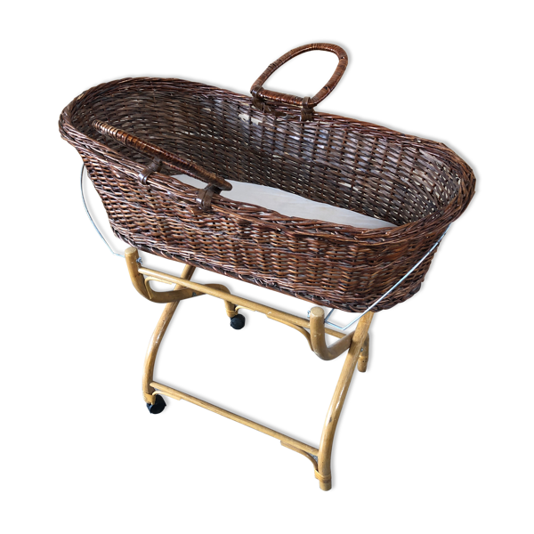Ancien berceau bébé osier tressé