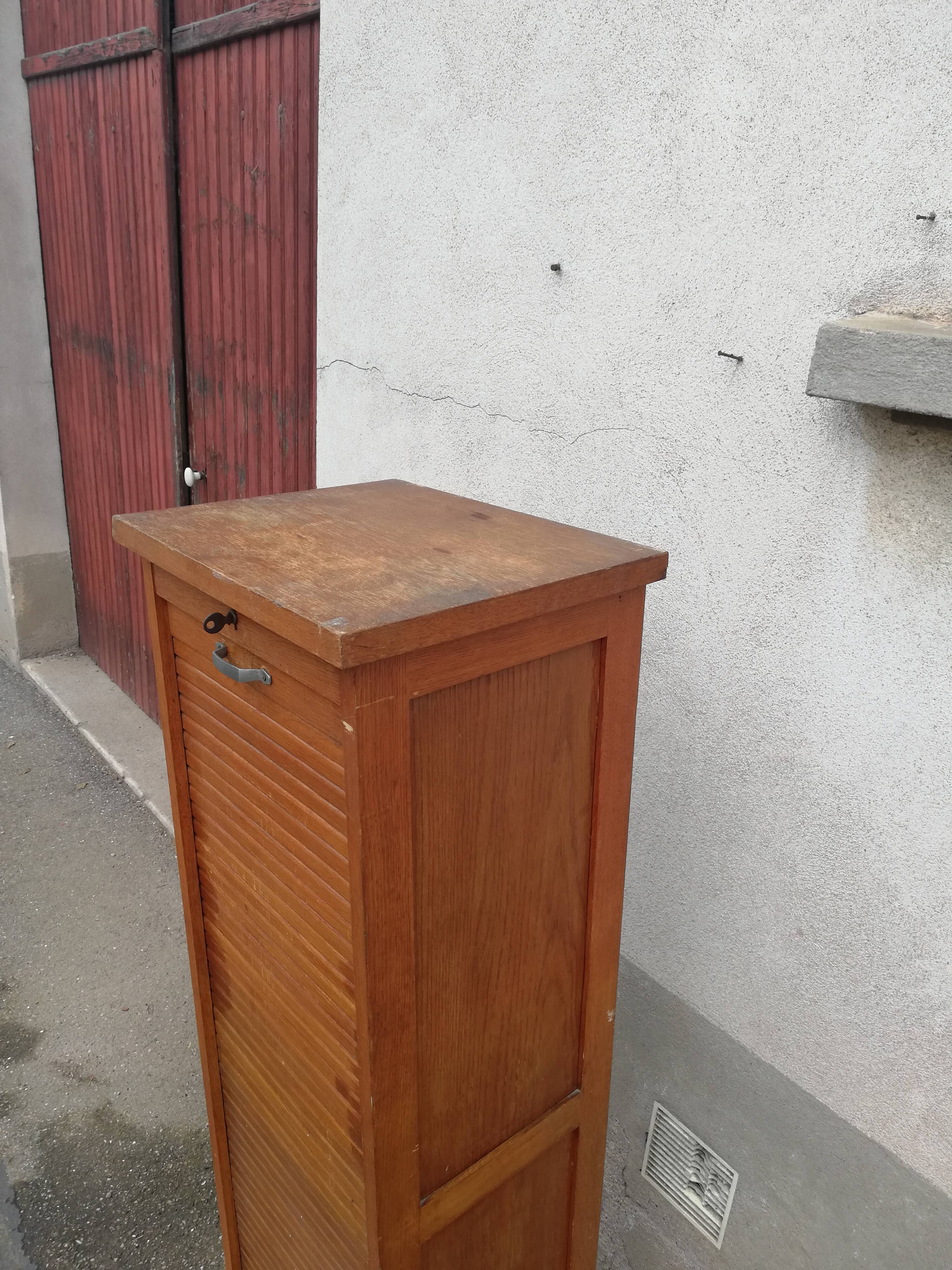 Cabinet binder 1 curtain