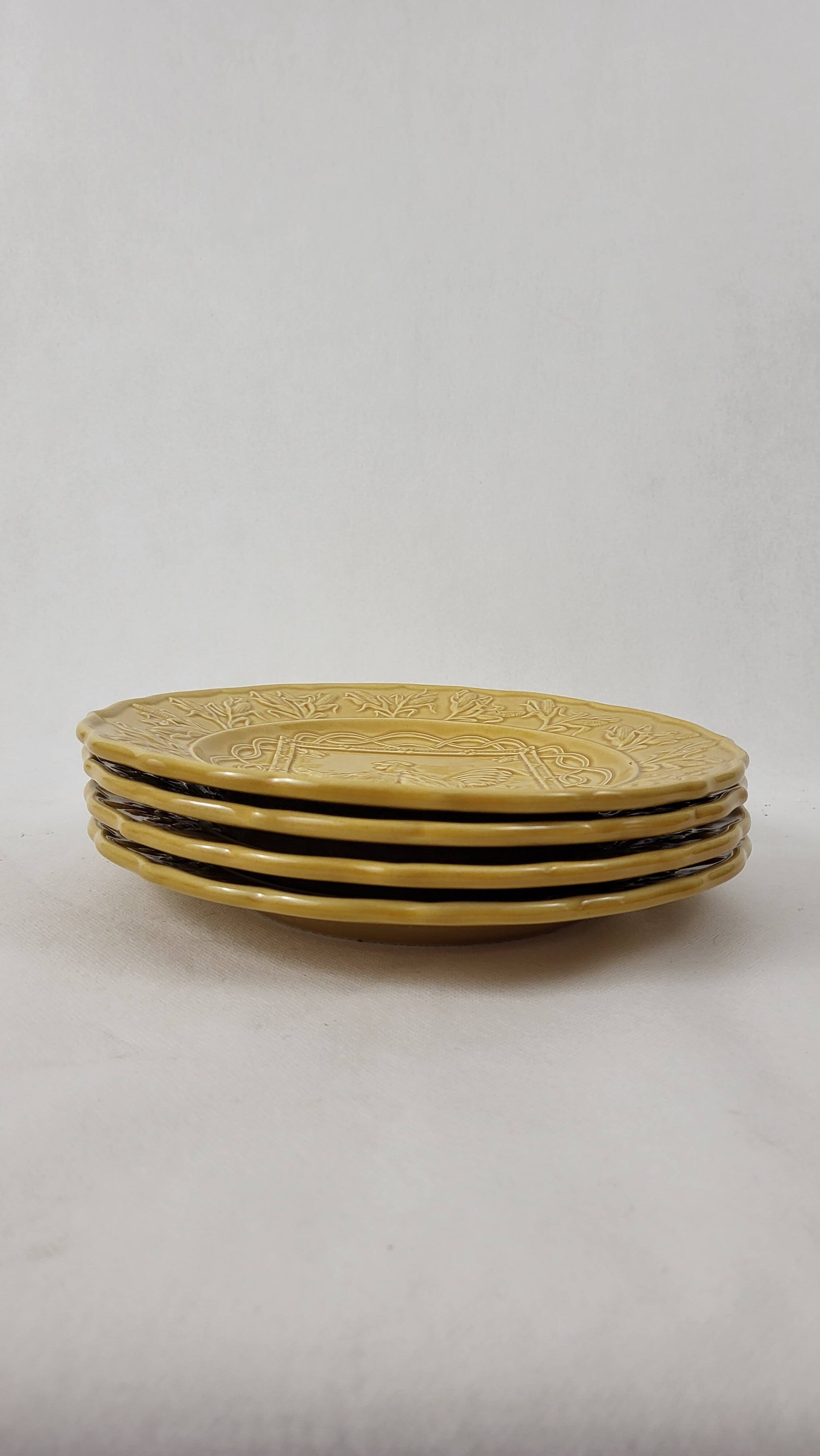 4 Bordallo majolica dinner plates