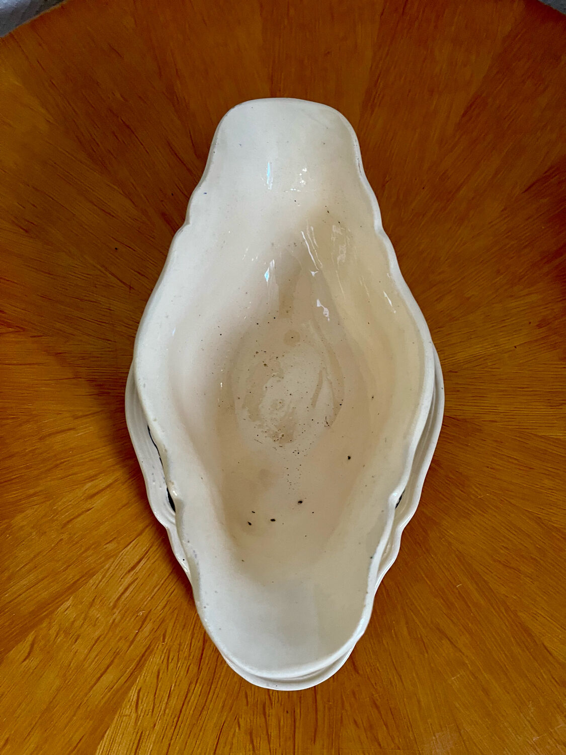 Longchamp iron earth gravy dish