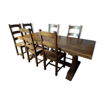 Table en bois massif avec 6 chaises