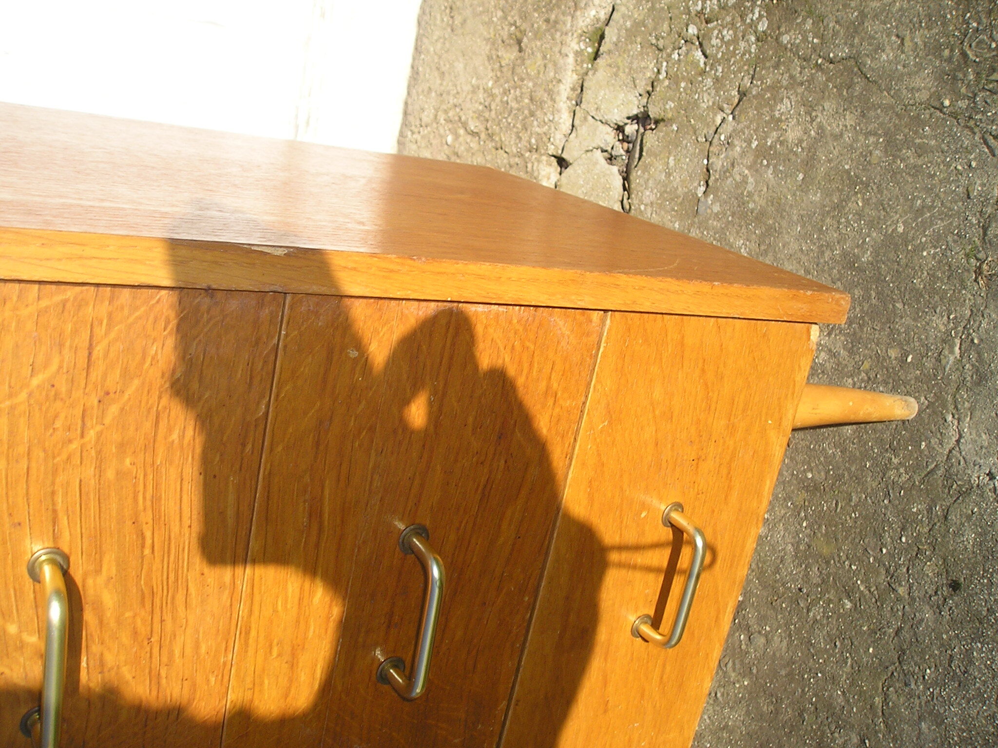 Convenient 3-drawer oak veneer 1970