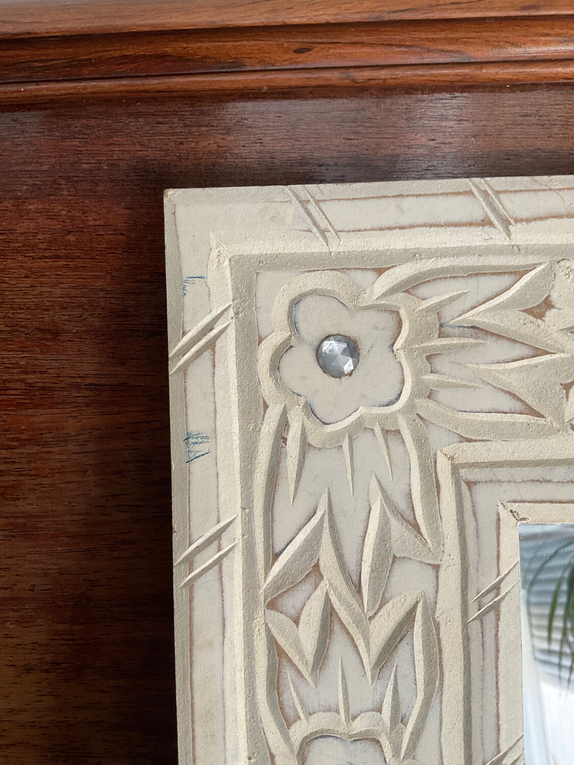Miroir en bois sculpté