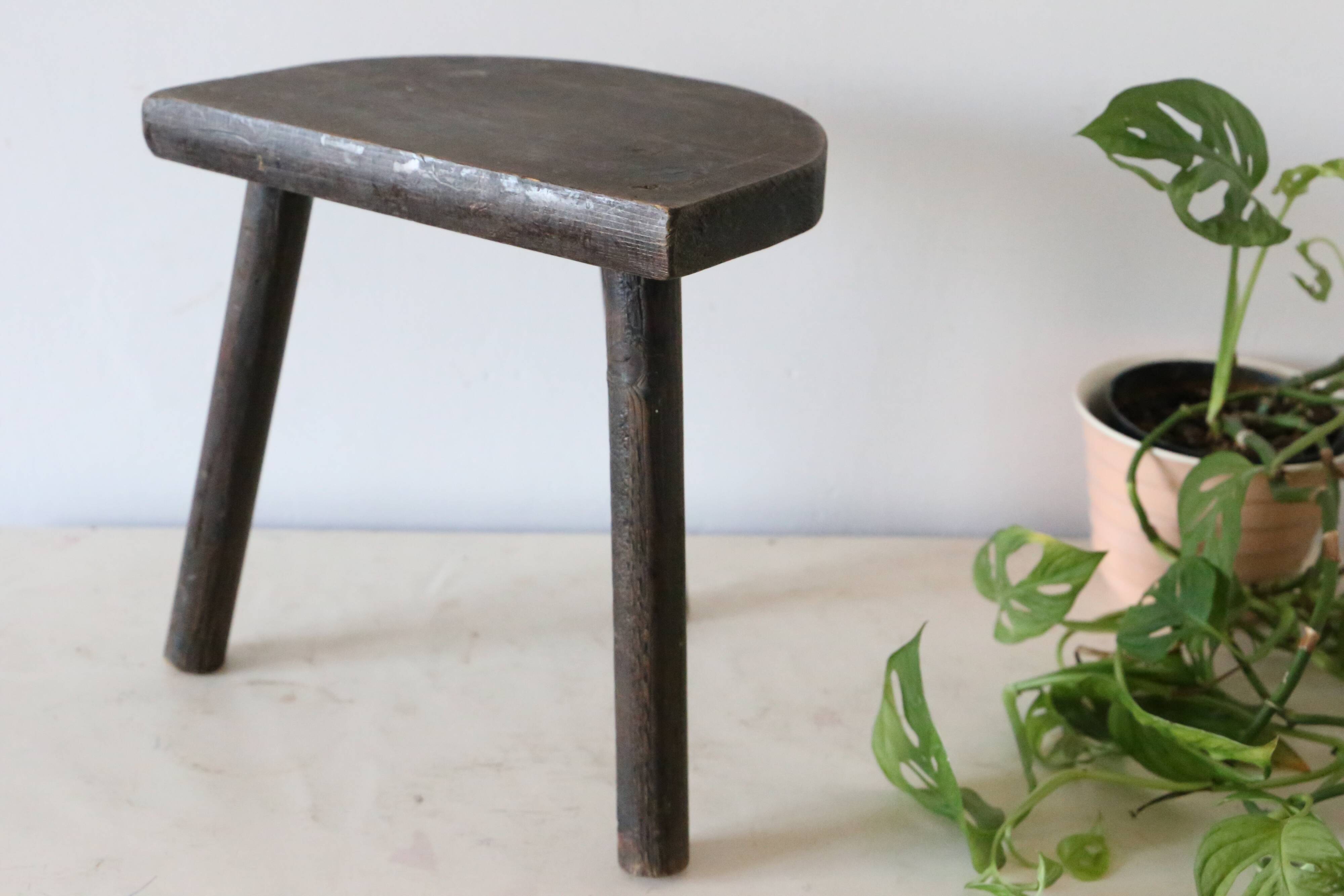 Farm tripod stool, rustic, vintage