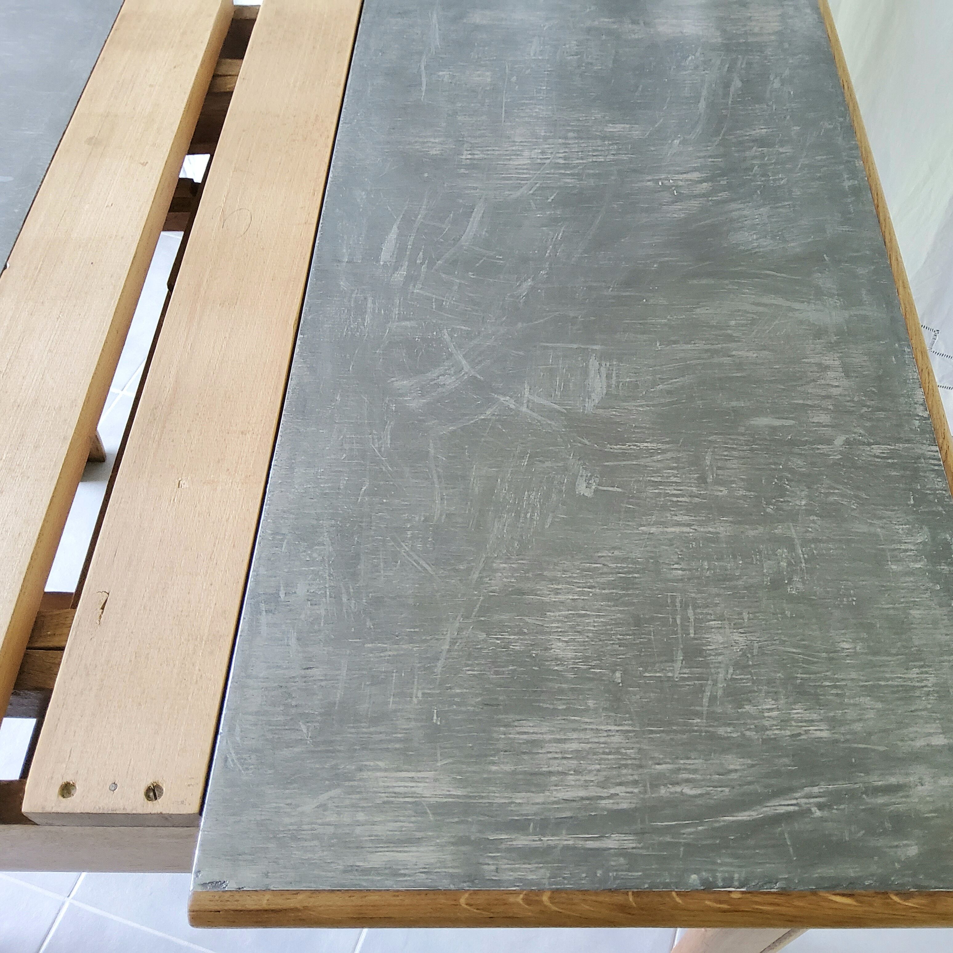 Extendable Closing Table